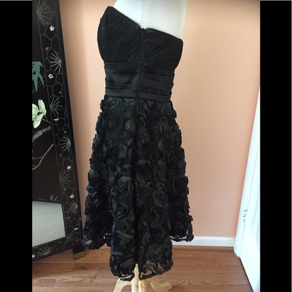 WHBM~Stunning Strapless Fit & Flare Cocktail Dress - Picture 5 of 8